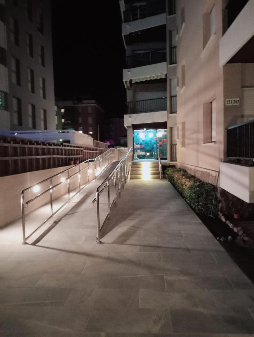 Espectaculares Vistas Al Mar En Segur De Calafell Apartman Kültér fotó